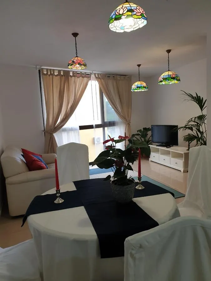Apartamento Frente Al Puerto De Candelaria A 20 Metros De La Playa.