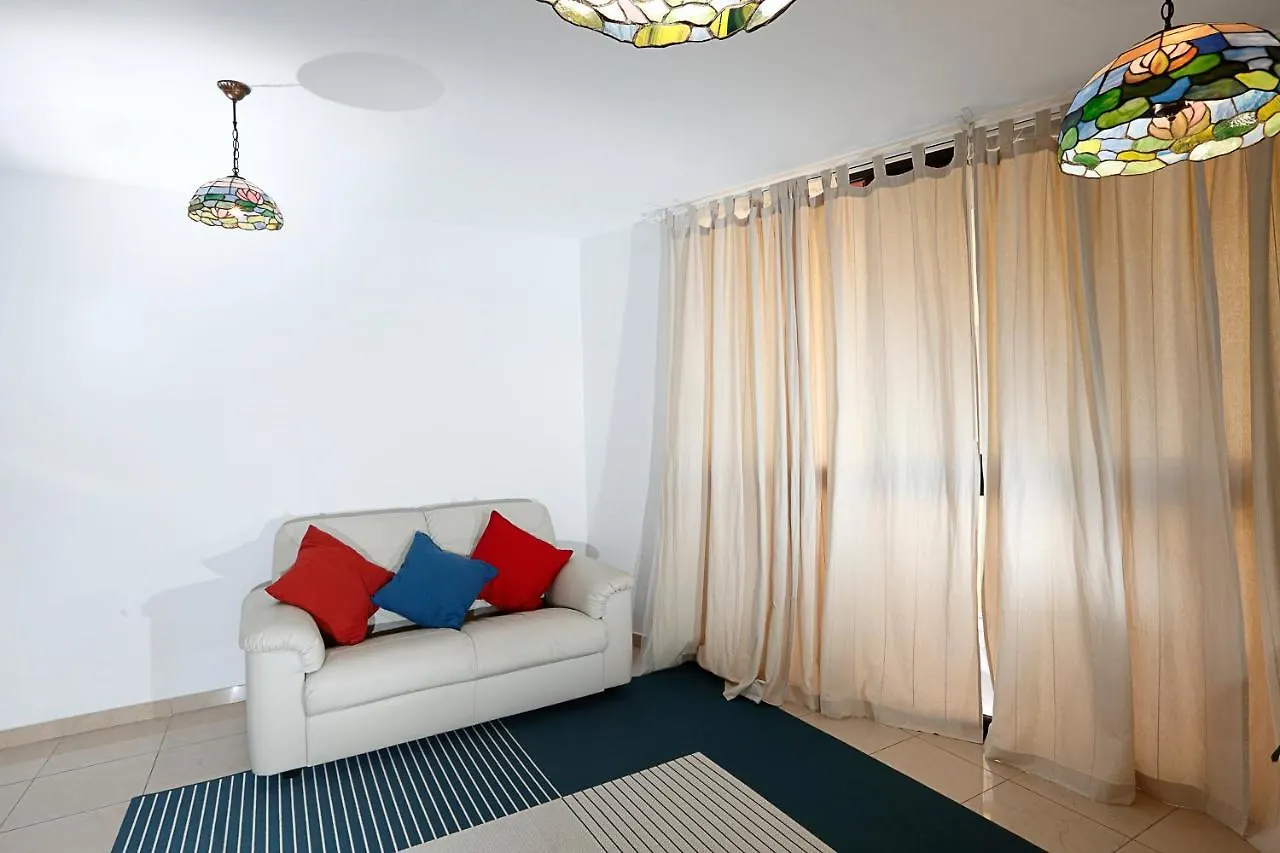 Apartamento Frente Al Puerto De Candelaria A 20 Metros De La Playa. 0*,