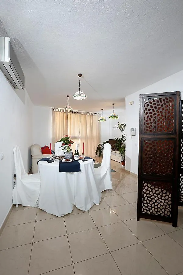 Apartamento Frente Al Puerto De Candelaria A 20 Metros De La Playa. Spain